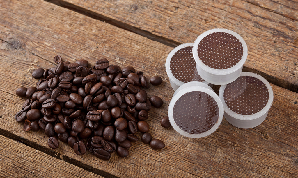 Cápsulas de café compostables con biopolímeros de INZEA.