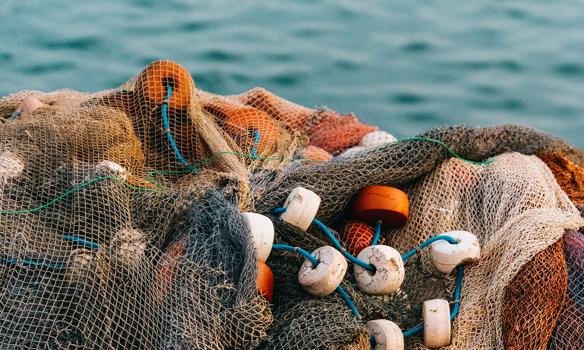 Redes de pesca compostables y más respetuosas con el medio ambiente gracias a los biopolímeros compostables de INZEA.